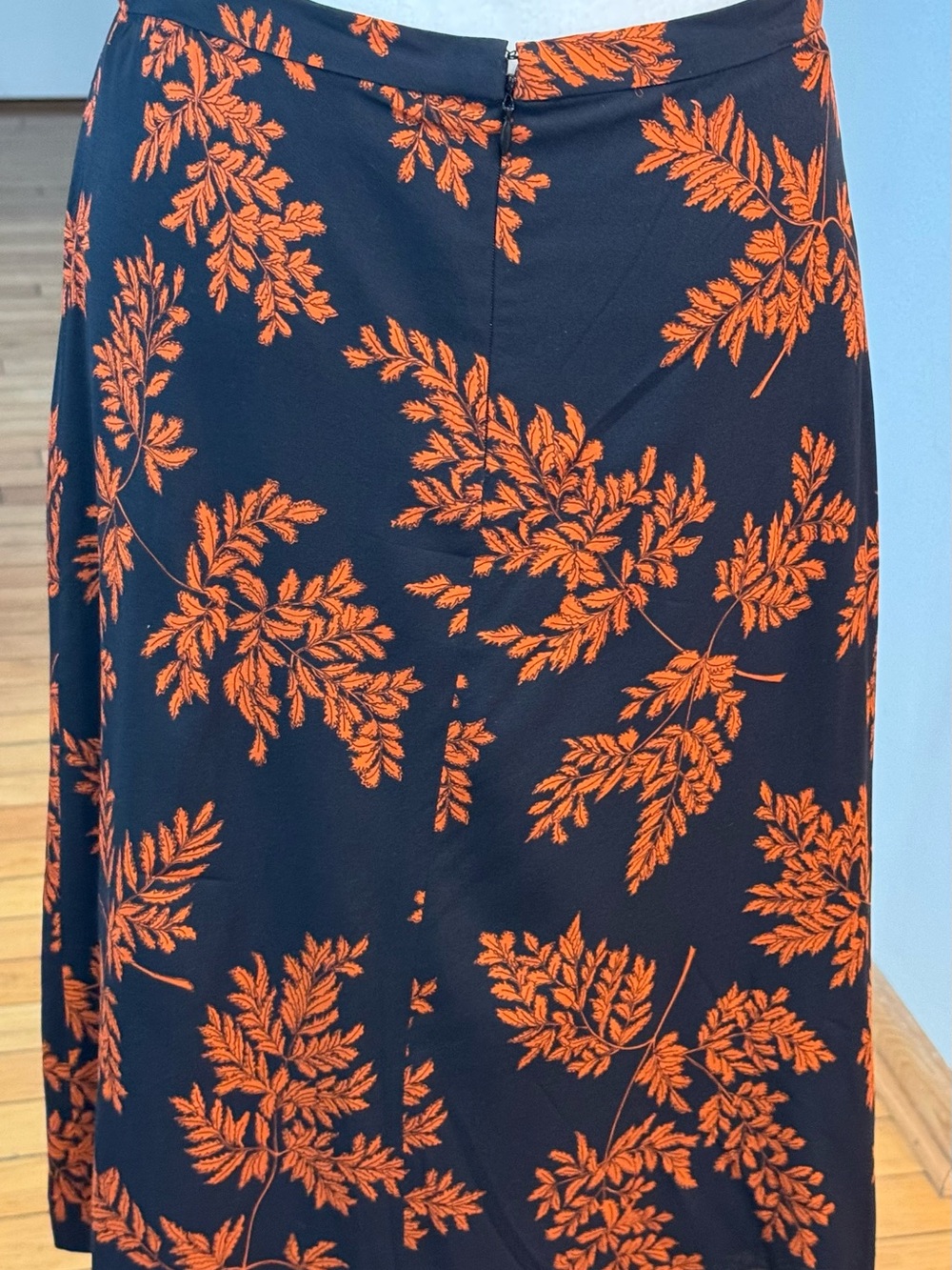 Dolce & Gabbana silk skirt !! Like New!